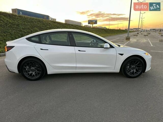 Белый Тесла Модель 3, объемом двигателя 0 л и пробегом 32 тыс. км за 27800 $, фото 7 на Automoto.ua