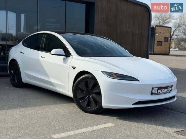 Белый Тесла Модель 3, объемом двигателя 0 л и пробегом 9 тыс. км за 32999 $, фото 1 на Automoto.ua