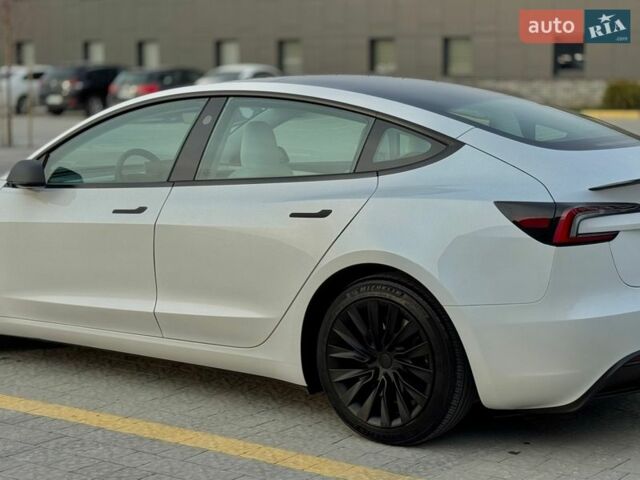 Білий Тесла Модель 3, об'ємом двигуна 0 л та пробігом 20 тис. км за 30999 $, фото 3 на Automoto.ua