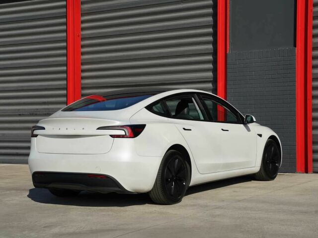 Белый Тесла Модель 3, объемом двигателя 0 л и пробегом 11 тыс. км за 16500 $, фото 6 на Automoto.ua