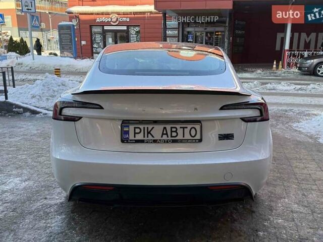 Белый Тесла Модель 3, объемом двигателя 0 л и пробегом 7 тыс. км за 43400 $, фото 6 на Automoto.ua