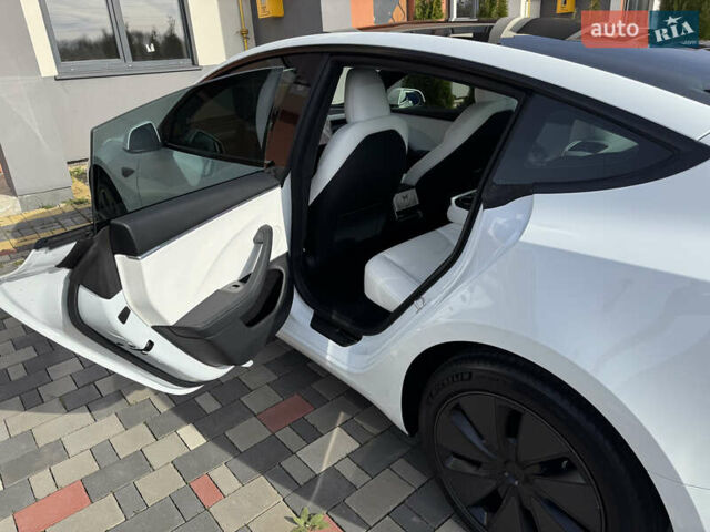 Білий Тесла Модель 3, об'ємом двигуна 0 л та пробігом 1 тис. км за 27700 $, фото 31 на Automoto.ua