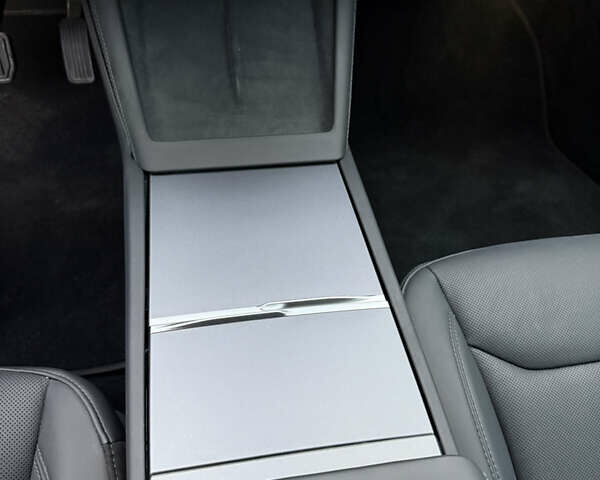 Білий Тесла Модель 3, об'ємом двигуна 0 л та пробігом 3 тис. км за 29900 $, фото 25 на Automoto.ua