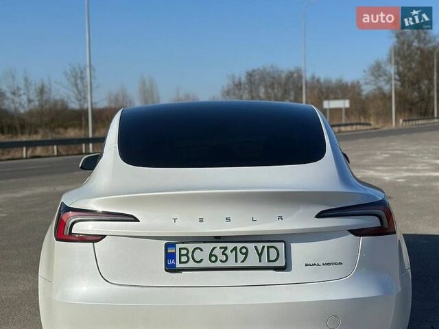 Белый Тесла Модель 3, объемом двигателя 0 л и пробегом 23 тыс. км за 29999 $, фото 4 на Automoto.ua