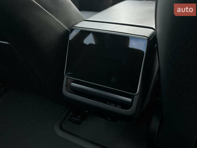 Белый Тесла Модель 3, объемом двигателя 0 л и пробегом 15 тыс. км за 32500 $, фото 27 на Automoto.ua