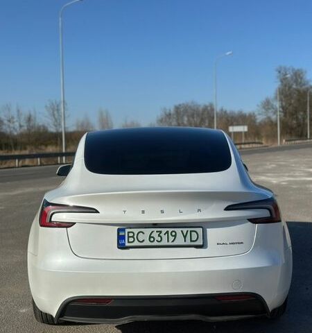 Белый Тесла Модель 3, объемом двигателя 0 л и пробегом 22 тыс. км за 31000 $, фото 3 на Automoto.ua