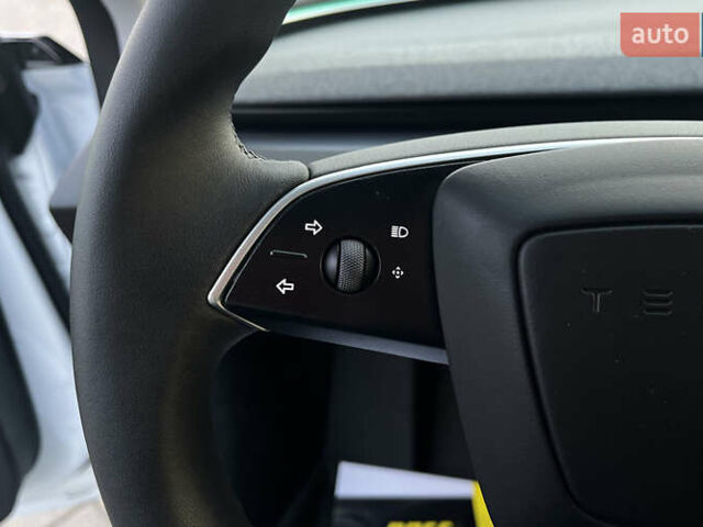 Белый Тесла Модель 3, объемом двигателя 0 л и пробегом 15 тыс. км за 32500 $, фото 11 на Automoto.ua