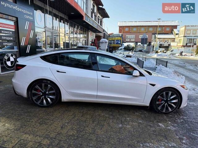 Белый Тесла Модель 3, объемом двигателя 0 л и пробегом 7 тыс. км за 43400 $, фото 4 на Automoto.ua