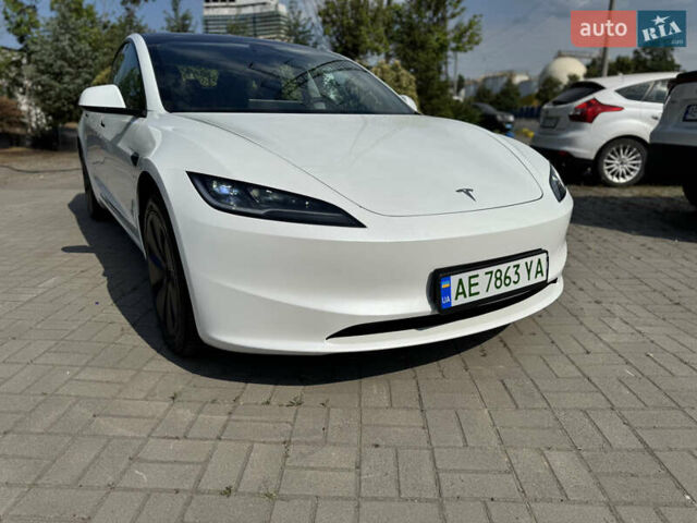 Білий Тесла Модель 3, об'ємом двигуна 0 л та пробігом 17 тис. км за 31999 $, фото 1 на Automoto.ua