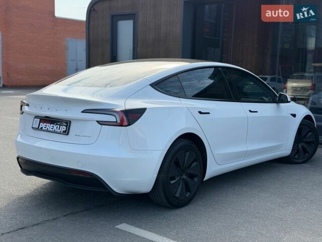 Белый Тесла Модель 3, объемом двигателя 0 л и пробегом 9 тыс. км за 32999 $, фото 6 на Automoto.ua