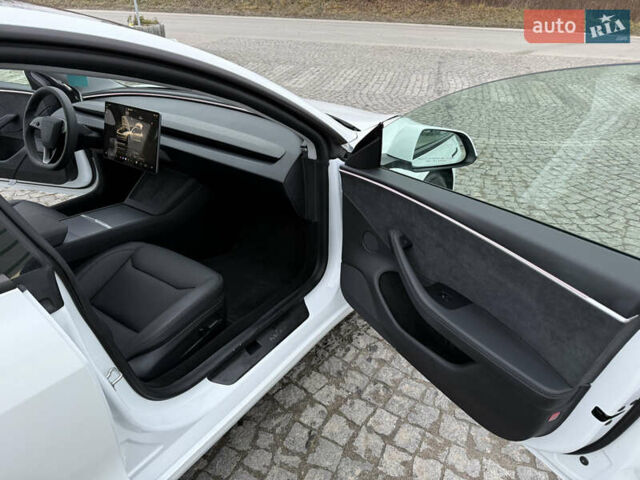 Білий Тесла Модель 3, об'ємом двигуна 0 л та пробігом 3 тис. км за 29900 $, фото 17 на Automoto.ua