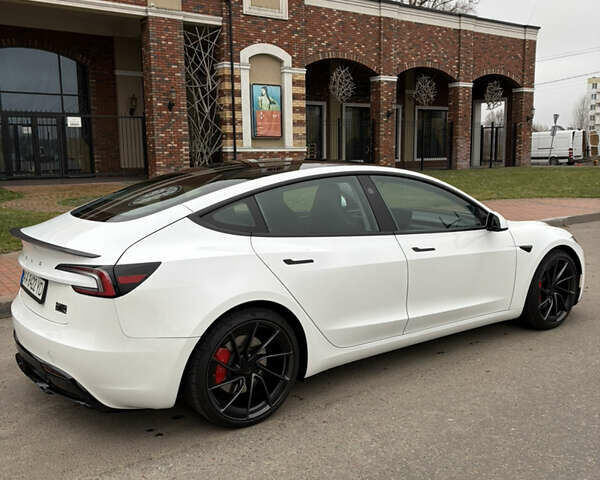 Белый Тесла Модель 3, объемом двигателя 0 л и пробегом 172 тыс. км за 38500 $, фото 2 на Automoto.ua