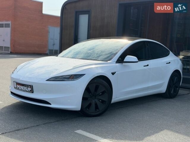 Белый Тесла Модель 3, объемом двигателя 0 л и пробегом 9 тыс. км за 32999 $, фото 2 на Automoto.ua