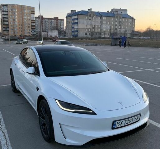 Белый Тесла Модель 3, объемом двигателя 0 л и пробегом 15 тыс. км за 25300 $, фото 5 на Automoto.ua