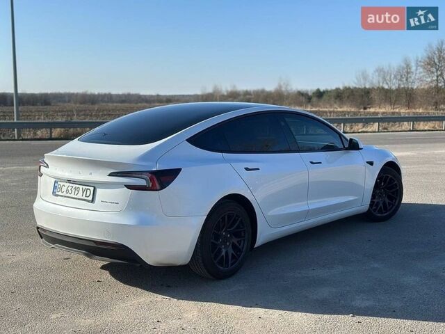 Белый Тесла Модель 3, объемом двигателя 0 л и пробегом 23 тыс. км за 29999 $, фото 5 на Automoto.ua