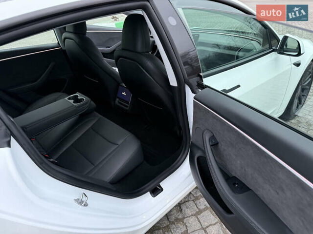 Білий Тесла Модель 3, об'ємом двигуна 0 л та пробігом 3 тис. км за 29900 $, фото 14 на Automoto.ua