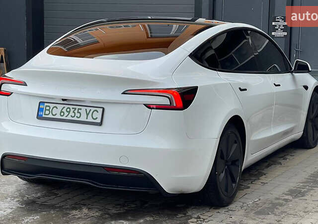 Белый Тесла Модель 3, объемом двигателя 0 л и пробегом 34 тыс. км за 25300 $, фото 35 на Automoto.ua