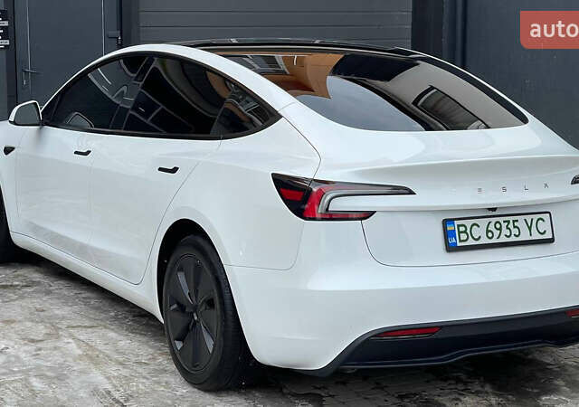 Белый Тесла Модель 3, объемом двигателя 0 л и пробегом 34 тыс. км за 25300 $, фото 21 на Automoto.ua