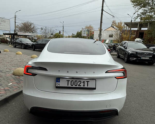 Тесла Модель 3 2024 в Днепре (Днепропетровске) на Automoto.ua Белый Тесла Модель 3, объемом двигателя 0 л и пробегом 13 тыс. км за 26500 $, фото 4 на Automoto.ua