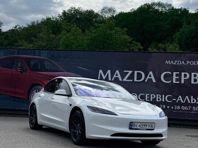 Белый Тесла Модель 3, объемом двигателя 0 л и пробегом 23 тыс. км за 25500 $, фото 2 на Automoto.ua