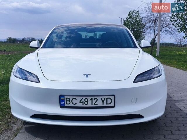Белый Тесла Модель 3, объемом двигателя 0 л и пробегом 11 тыс. км за 26200 $, фото 2 на Automoto.ua