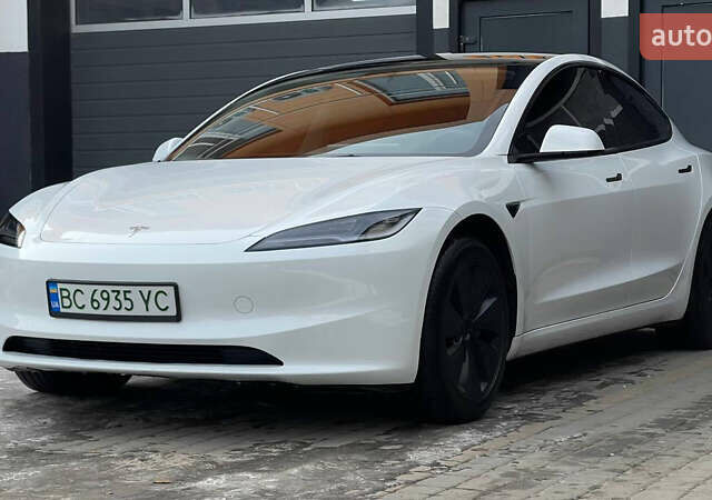 Белый Тесла Модель 3, объемом двигателя 0 л и пробегом 34 тыс. км за 25300 $, фото 3 на Automoto.ua