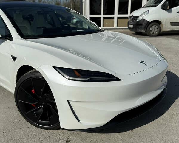 Білий Тесла Модель 3, об'ємом двигуна 0 л та пробігом 1 тис. км за 47500 $, фото 2 на Automoto.ua