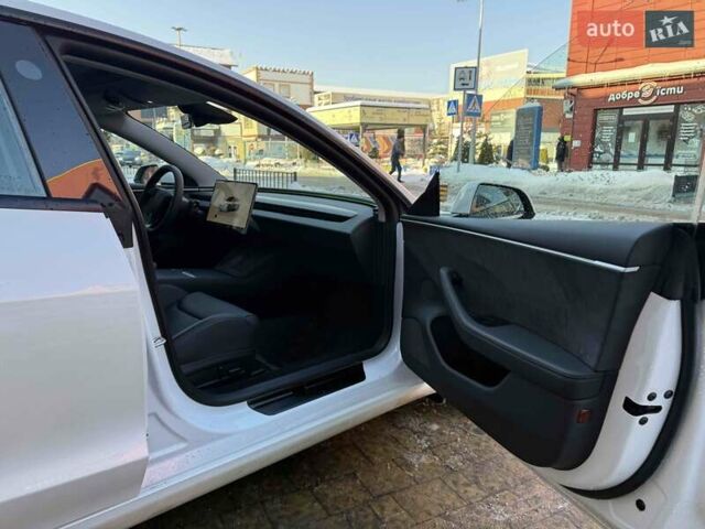 Белый Тесла Модель 3, объемом двигателя 0 л и пробегом 7 тыс. км за 43400 $, фото 51 на Automoto.ua