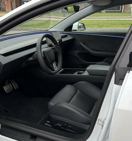 Белый Тесла Модель 3, объемом двигателя 0 л и пробегом 172 тыс. км за 38500 $, фото 13 на Automoto.ua