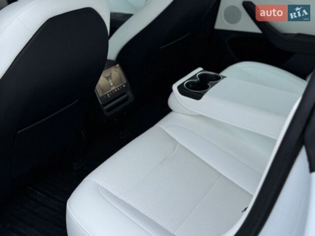 Білий Тесла Модель 3, об'ємом двигуна 0 л та пробігом 20 тис. км за 30999 $, фото 24 на Automoto.ua