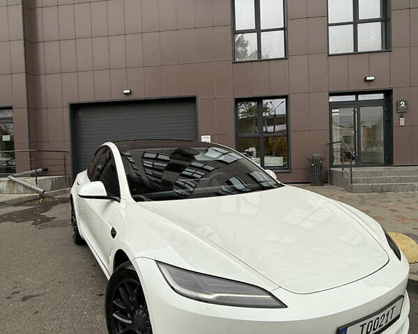 Тесла Модель 3 2024 в Днепре (Днепропетровске) на Automoto.ua Белый Тесла Модель 3, объемом двигателя 0 л и пробегом 13 тыс. км за 26500 $, фото 9 на Automoto.ua
