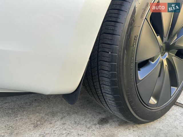 Білий Тесла Модель 3, об'ємом двигуна 0 л та пробігом 45 тис. км за 24000 $, фото 19 на Automoto.ua