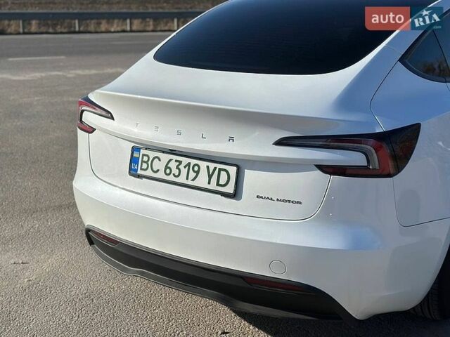 Белый Тесла Модель 3, объемом двигателя 0 л и пробегом 23 тыс. км за 29999 $, фото 6 на Automoto.ua