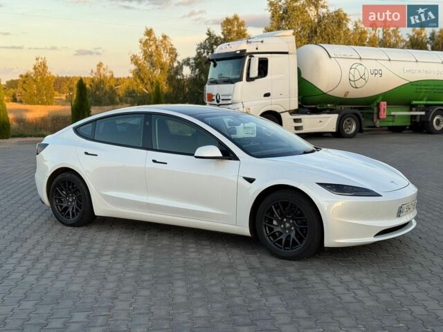 Белый Тесла Модель 3, объемом двигателя 0 л и пробегом 39 тыс. км за 23500 $, фото 14 на Automoto.ua