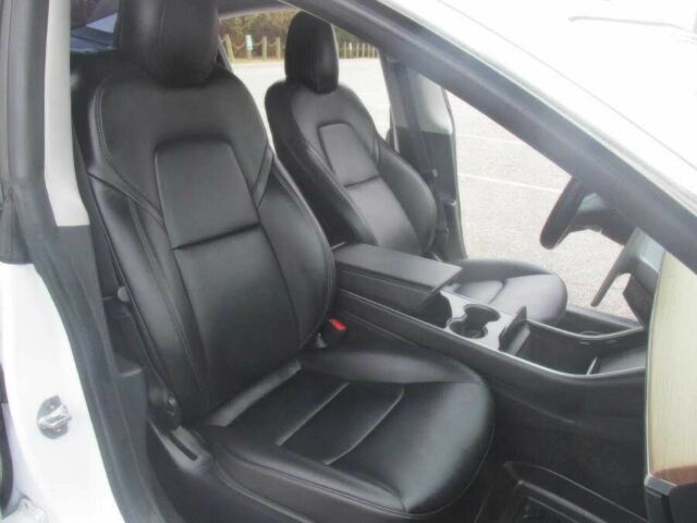 Білий Тесла Модель 3, об'ємом двигуна 0 л та пробігом 14 тис. км за 10500 $, фото 9 на Automoto.ua