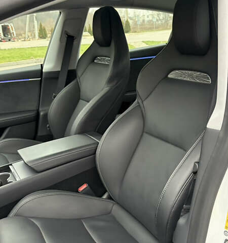 Белый Тесла Модель 3, объемом двигателя 0 л и пробегом 172 тыс. км за 38500 $, фото 12 на Automoto.ua