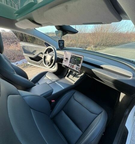 Белый Тесла Модель 3, объемом двигателя 0 л и пробегом 39 тыс. км за 35999 $, фото 38 на Automoto.ua