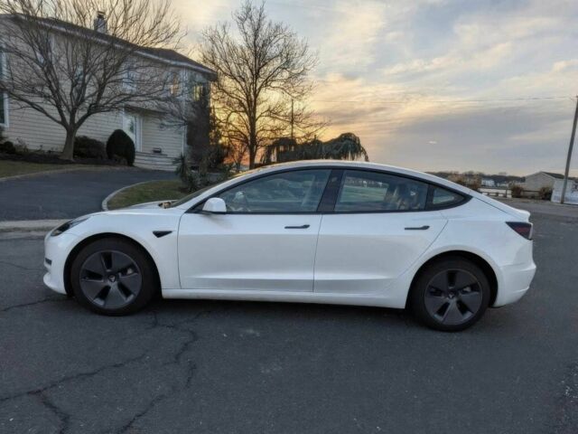 Белый Тесла Модель 3, объемом двигателя 0 л и пробегом 27 тыс. км за 11100 $, фото 2 на Automoto.ua