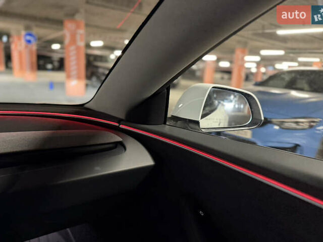 Білий Тесла Модель 3, об'ємом двигуна 0 л та пробігом 39 тис. км за 29800 $, фото 17 на Automoto.ua