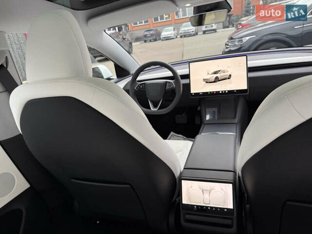 Білий Тесла Модель 3, об'ємом двигуна 0 л та пробігом 4 тис. км за 27999 $, фото 21 на Automoto.ua