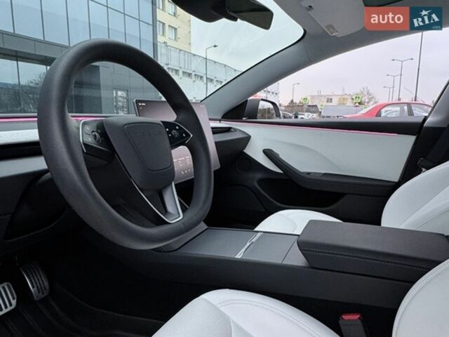 Білий Тесла Модель 3, об'ємом двигуна 0 л та пробігом 20 тис. км за 30999 $, фото 25 на Automoto.ua