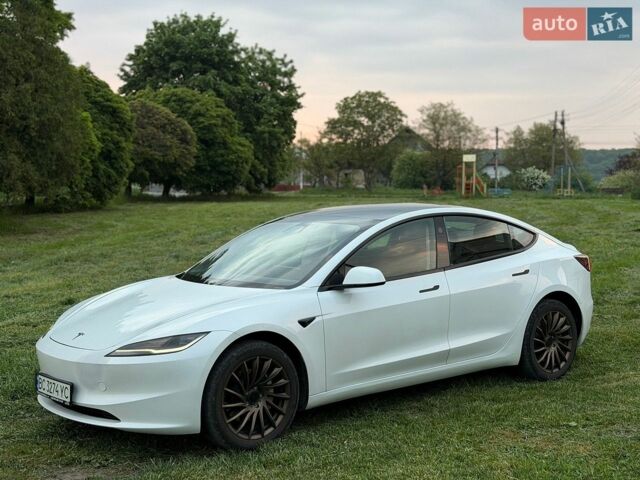 Белый Тесла Модель 3, объемом двигателя 0 л и пробегом 12 тыс. км за 32900 $, фото 4 на Automoto.ua