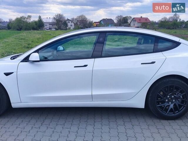 Белый Тесла Модель 3, объемом двигателя 0 л и пробегом 11 тыс. км за 26400 $, фото 3 на Automoto.ua