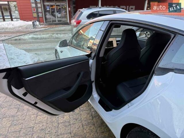 Белый Тесла Модель 3, объемом двигателя 0 л и пробегом 7 тыс. км за 43400 $, фото 39 на Automoto.ua