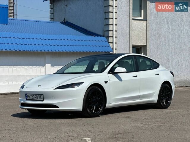 Белый Тесла Модель 3, объемом двигателя 0 л и пробегом 40 тыс. км за 23999 $, фото 7 на Automoto.ua