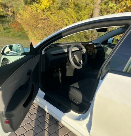 Белый Тесла Модель 3, объемом двигателя 0 л и пробегом 6 тыс. км за 25900 $, фото 6 на Automoto.ua