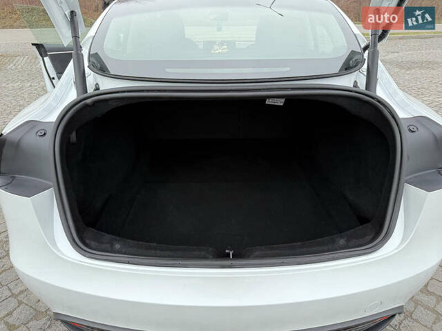 Білий Тесла Модель 3, об'ємом двигуна 0 л та пробігом 3 тис. км за 29900 $, фото 20 на Automoto.ua