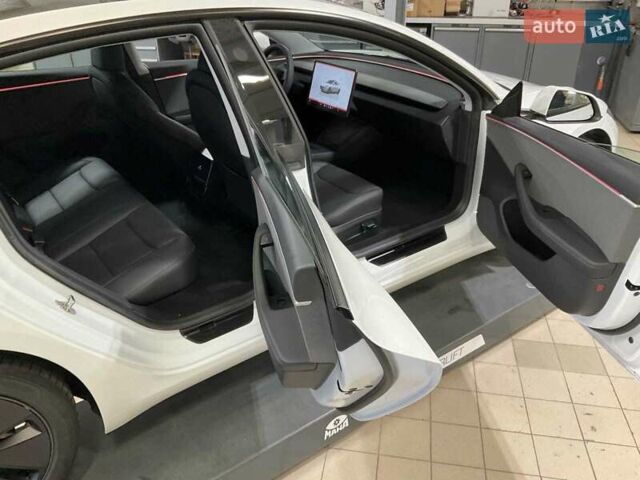 Тесла Модель 3 2024 у Києві на Automoto.ua Білий Тесла Модель 3, об'ємом двигуна 0 л та пробігом 14 тис. км за 28500 $, фото 17 на Automoto.ua