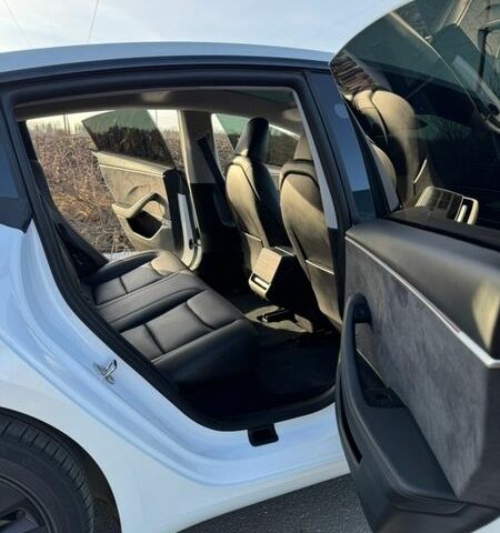 Белый Тесла Модель 3, объемом двигателя 0 л и пробегом 39 тыс. км за 34999 $, фото 34 на Automoto.ua