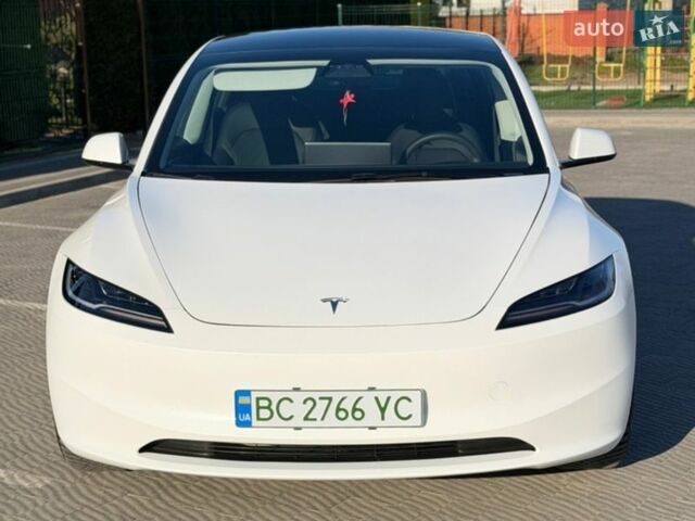 Белый Тесла Модель 3, объемом двигателя 0 л и пробегом 25 тыс. км за 25999 $, фото 2 на Automoto.ua